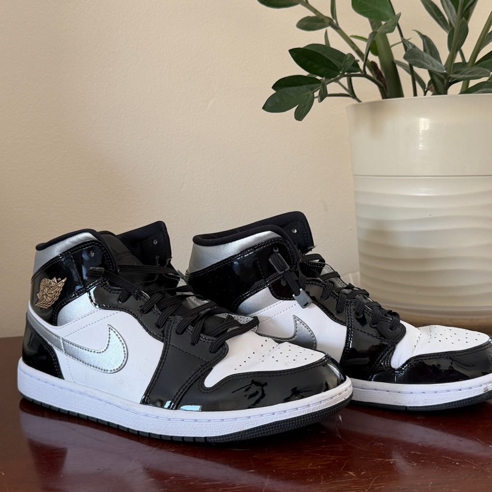 Nike Jordan 1s